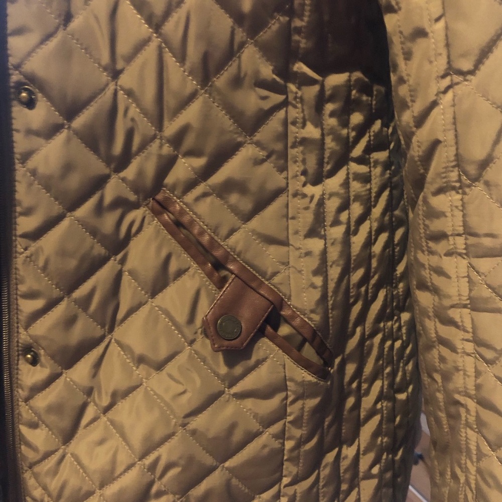 Quilted Ralph Lauren jacket ! Waist length, leather details. - Picture 5 of 9